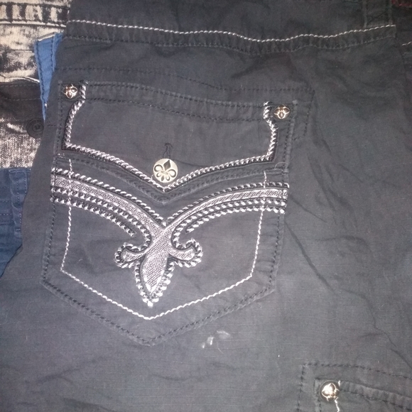 Shorts mostly Rocks. - Picture 5 of 7